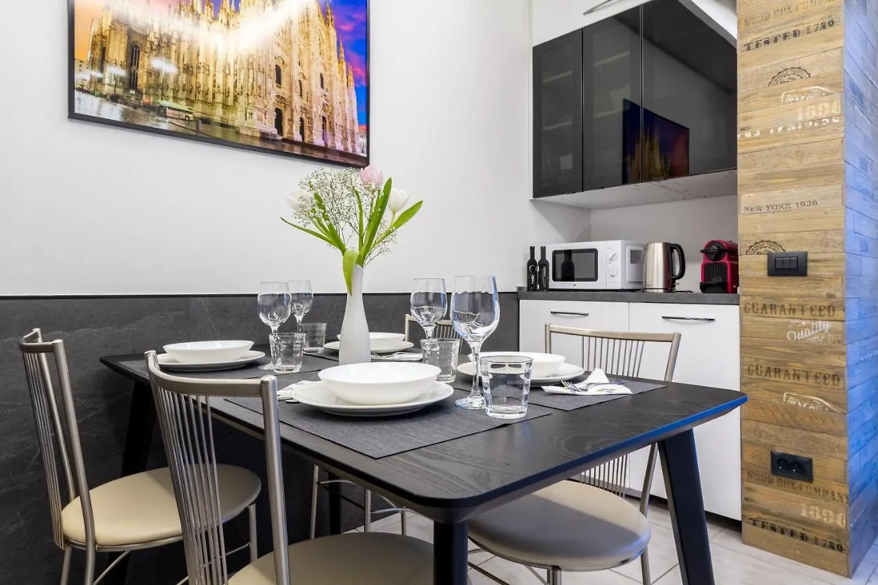 Apartment Appartamento Grazioso Metro Vicinissima Facile Per Arrivare A Duomo Milan