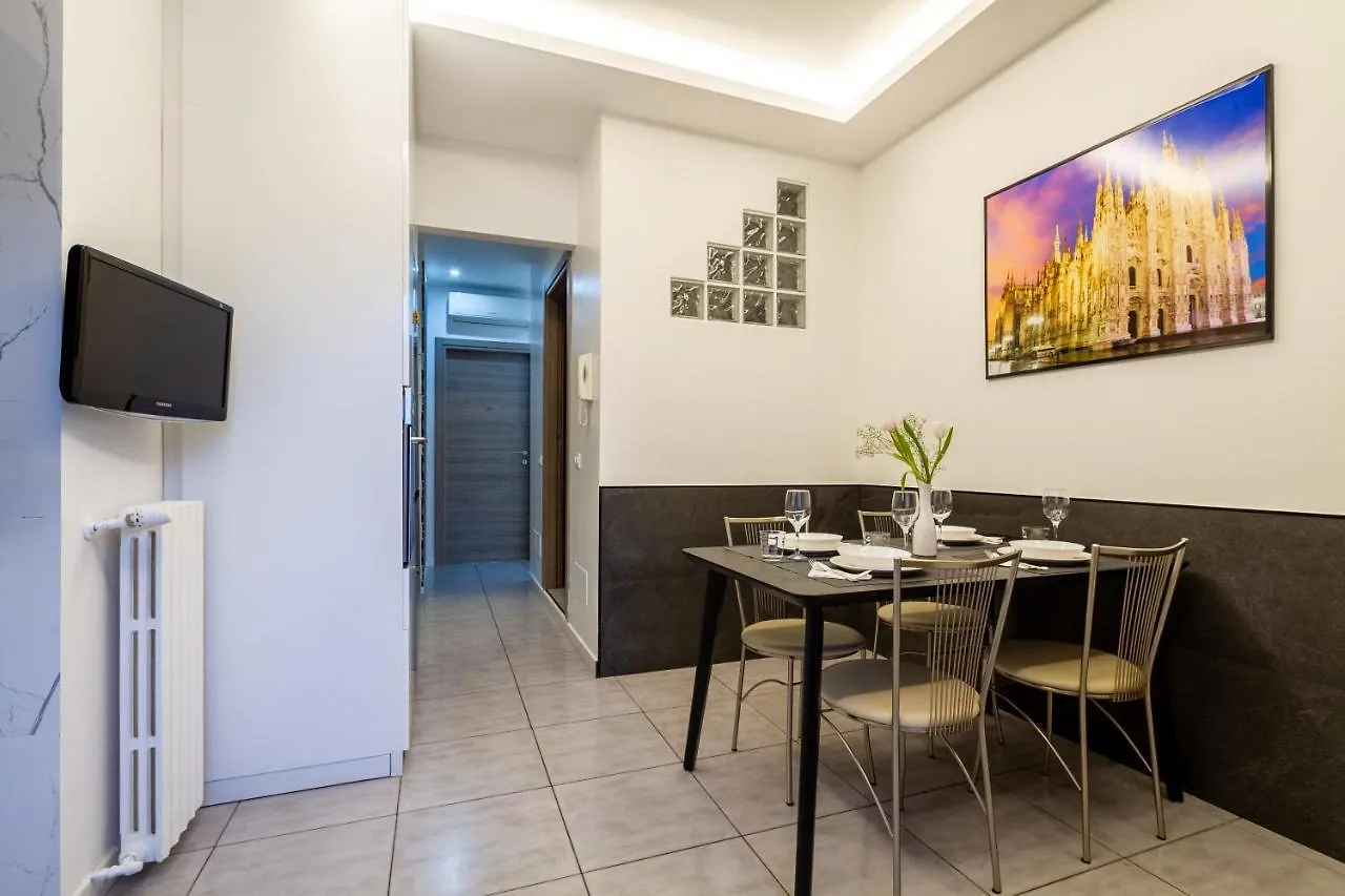 Apartment Appartamento Grazioso Metro Vicinissima Facile Per Arrivare A Duomo Milan
