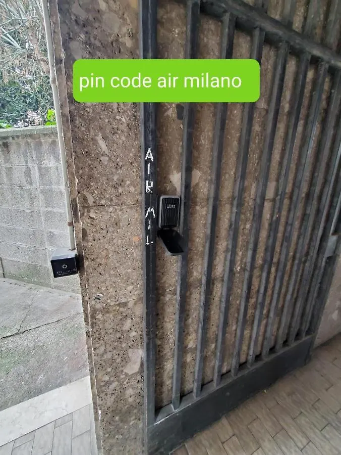 Appartamento Grazioso Metro Vicinissima Facile Per Arrivare A Duomo Milan